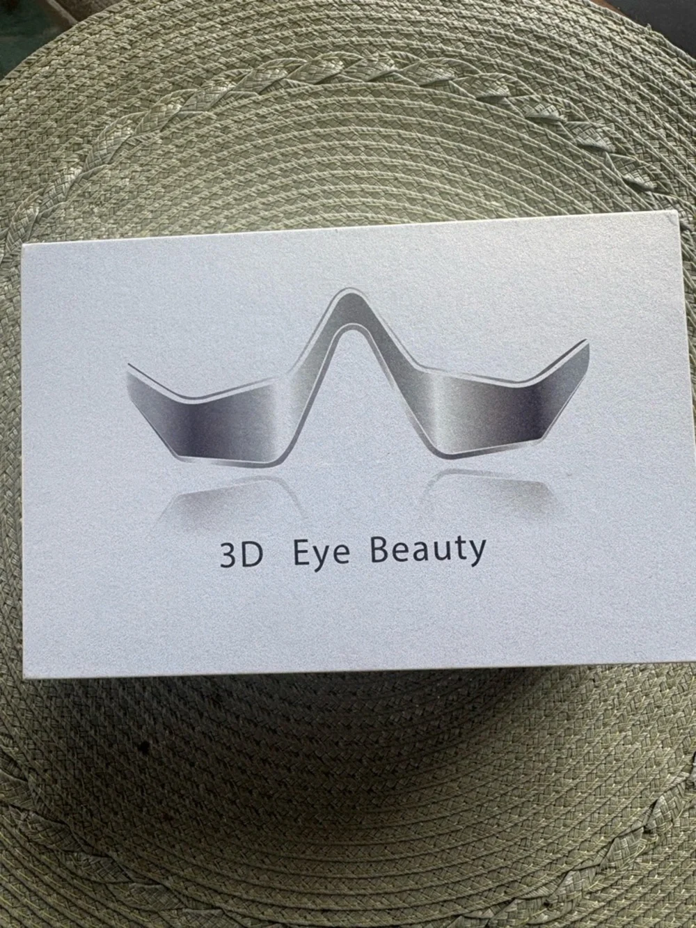 NWT White Red-Light Under-Eye Therapy Glasses – Rechargeable Eye Care